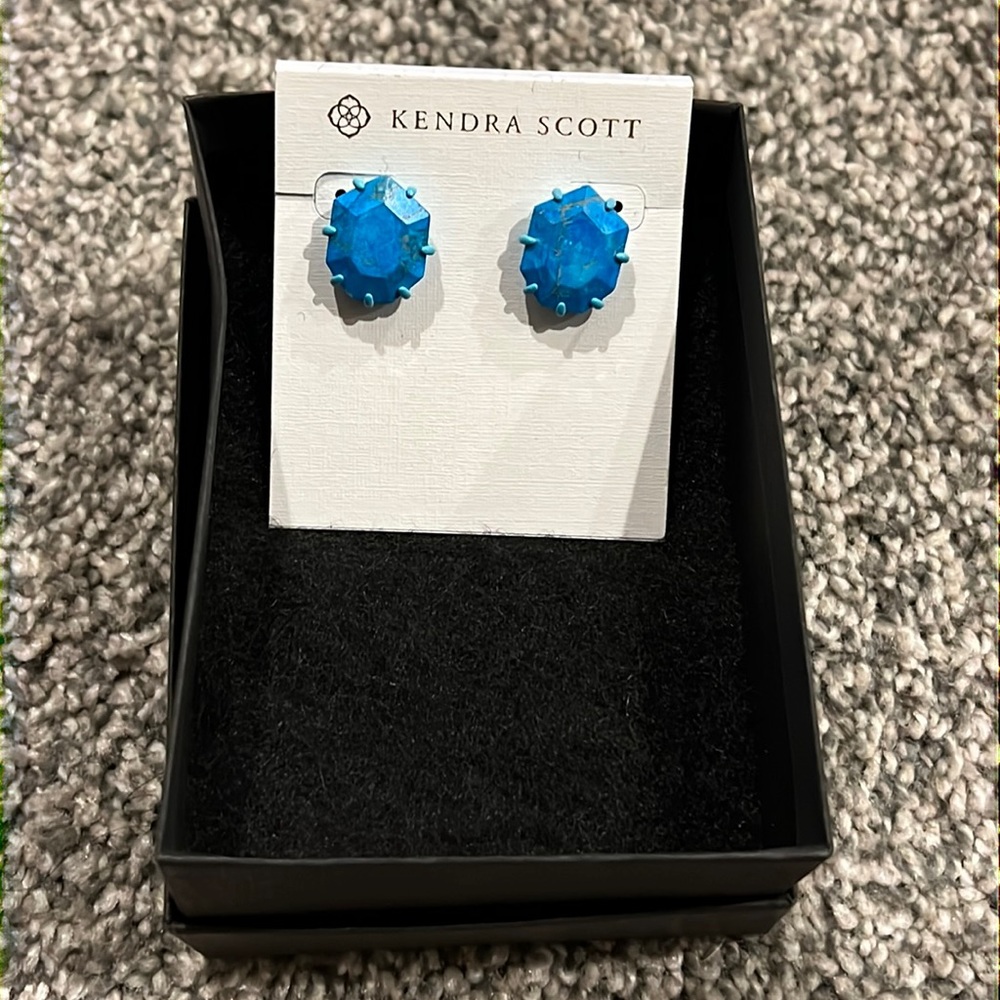 Kendra Scott Howlite blue studded earrings  NWOT